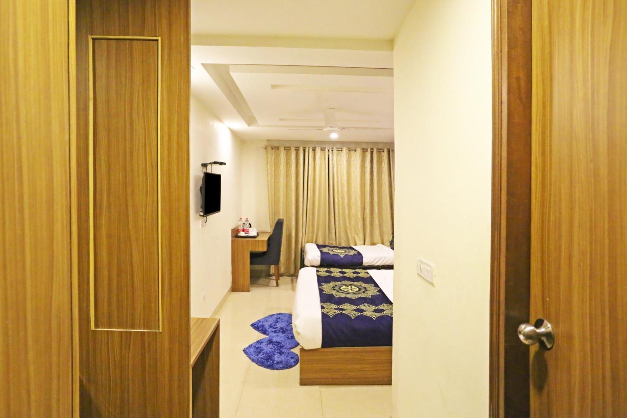Hotel Grand Suites By D'Capitol Near Delhi Airport ניו דלהי מראה חיצוני תמונה