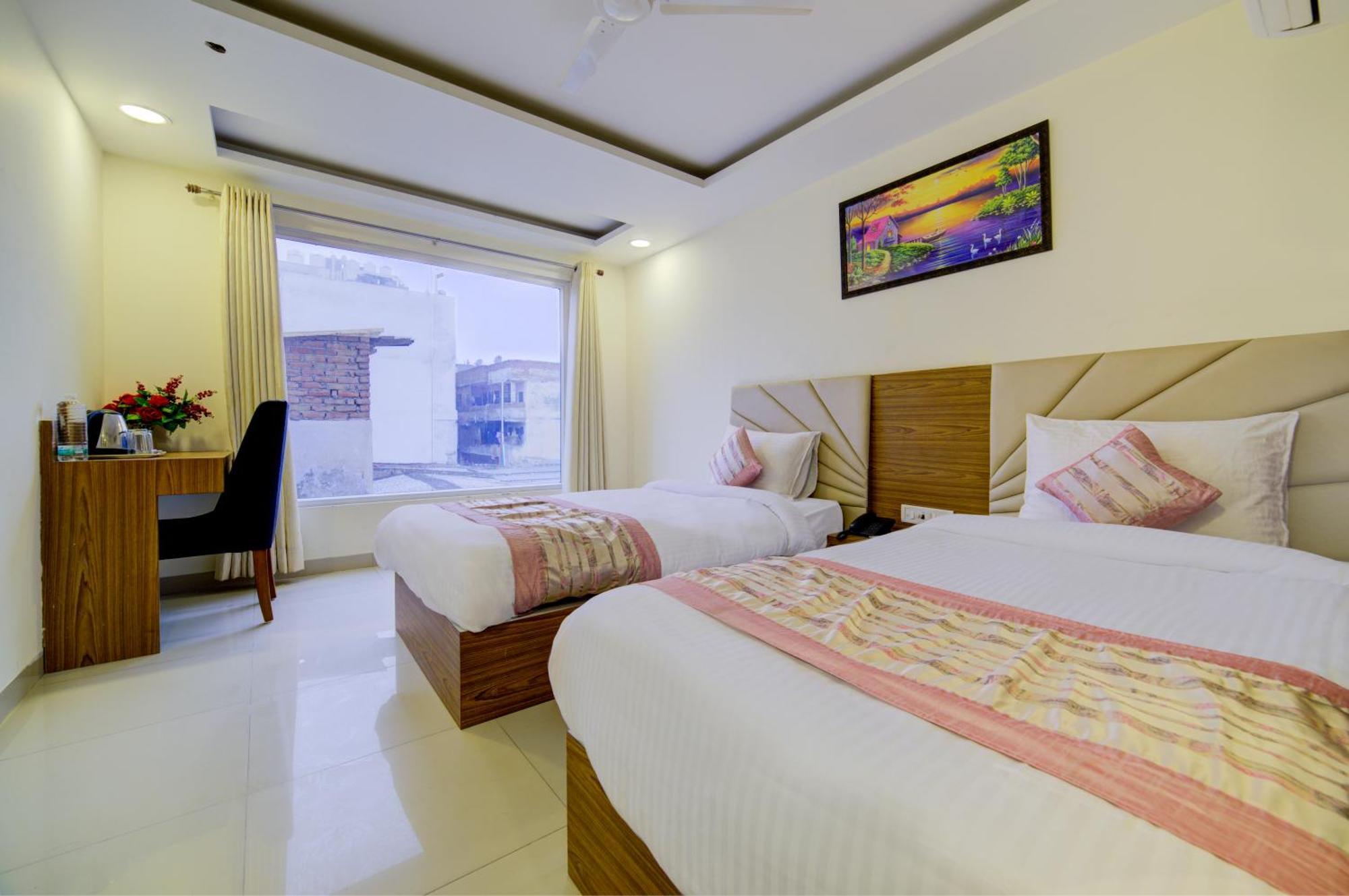 Hotel Grand Suites By D'Capitol Near Delhi Airport ניו דלהי מראה חיצוני תמונה