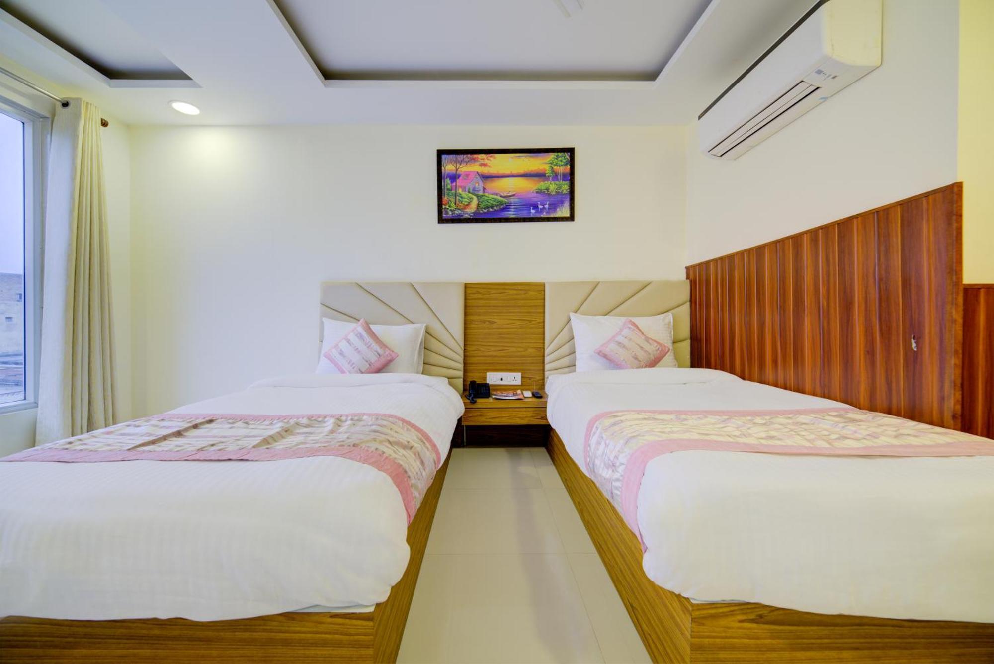 Hotel Grand Suites By D'Capitol Near Delhi Airport ניו דלהי מראה חיצוני תמונה