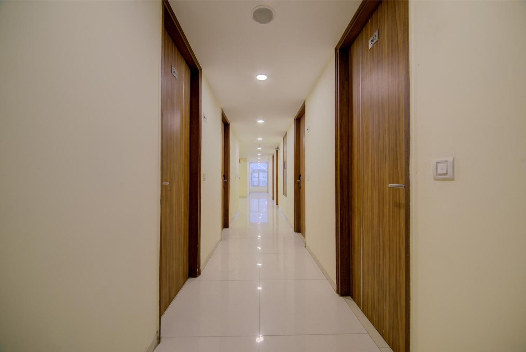 Hotel Grand Suites By D'Capitol Near Delhi Airport ניו דלהי מראה חיצוני תמונה