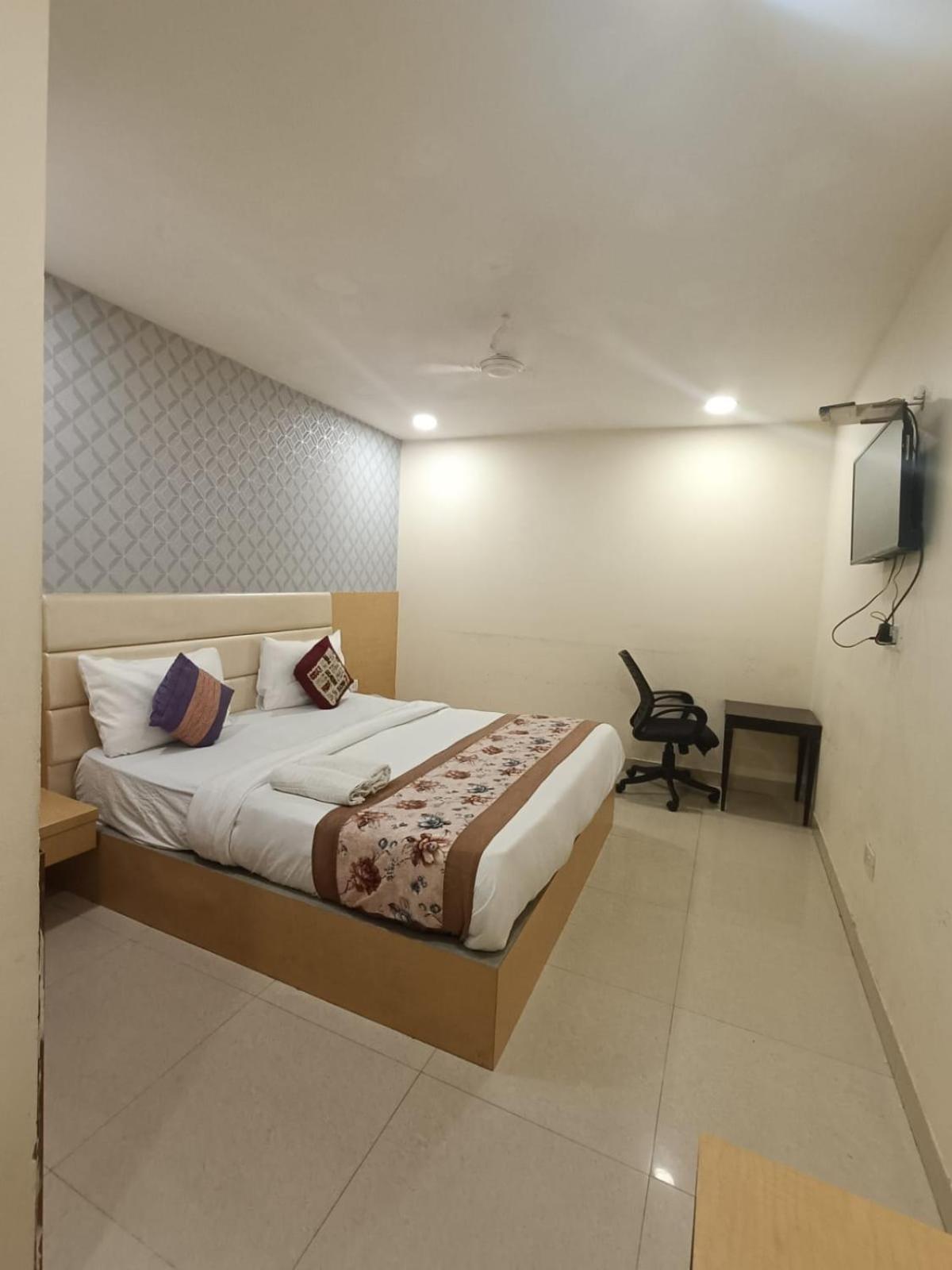 Hotel Grand Suites By D'Capitol Near Delhi Airport ניו דלהי מראה חיצוני תמונה